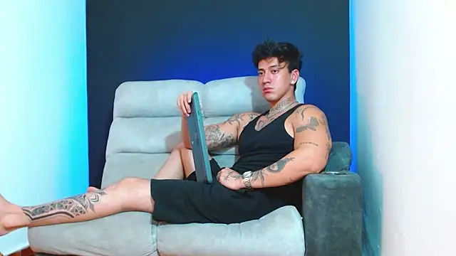 JUSTIN FULLER1 online show from 12-22-25, 03:47