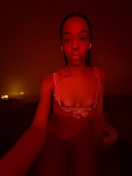 Snapshot of redbonejada chatting on 12-29-24, 10:01 redbonejada online show from 12-29-24, 10:01