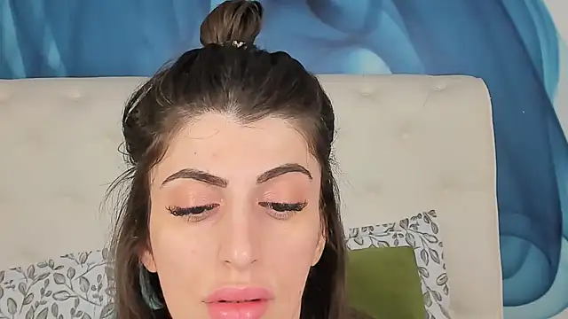 SkinnyDolly online show from 12-22-25, 03:14