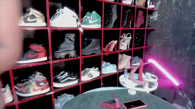 Snapshot of Indianbrownie chatting on 02-06-26, 01:43 Indianbrownie online show from 02-06-26, 01:43