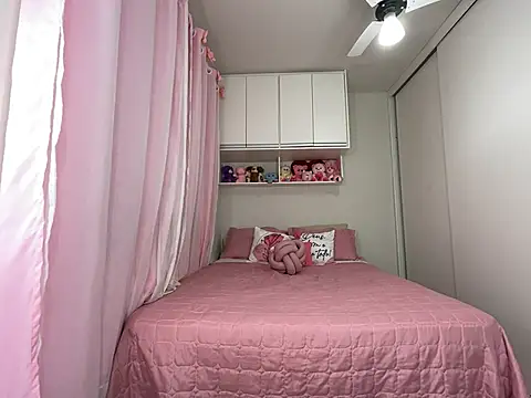 Snapshot of lariic chatting on 03-20-25, 11:38 lariic online show from 03-20-25, 11:38