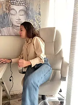 Snapshot of im_lorein chatting on 02-21-25, 12:06 im lorein online show from 02-21-25, 12:06
