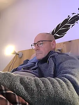 bogland33 online show from 11-20-25, 08:08