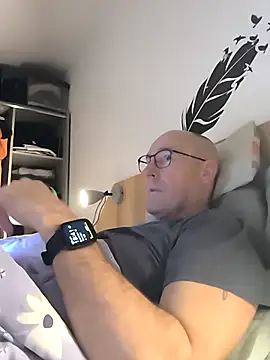 bogland33 online show from 12-18-25, 05:41