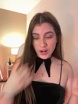 Snapshot of ARITOO_ chatting on 01-08-25, 08:06 ARITOO  online show from 01-08-25, 08:06