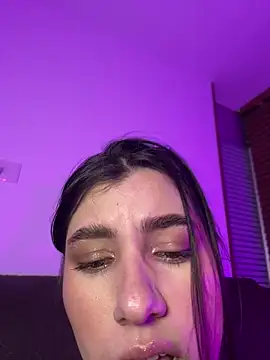 Snapshot of ARITOO_ chatting on 09-25-25, 04:05 ARITOO  online show from 09-25-25, 04:05