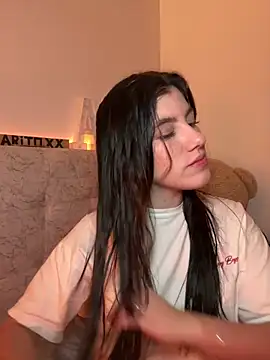 Snapshot of ARITOO_ chatting on 10-25-25, 06:32 ARITOO  online show from 10-25-25, 06:32