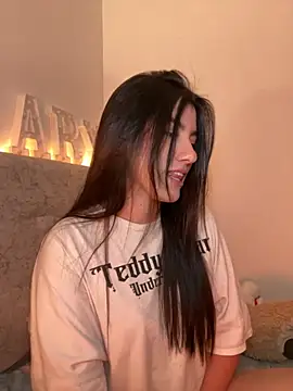 Snapshot of ARITOO_ chatting on 10-28-25, 05:44 ARITOO  online show from 10-28-25, 05:44