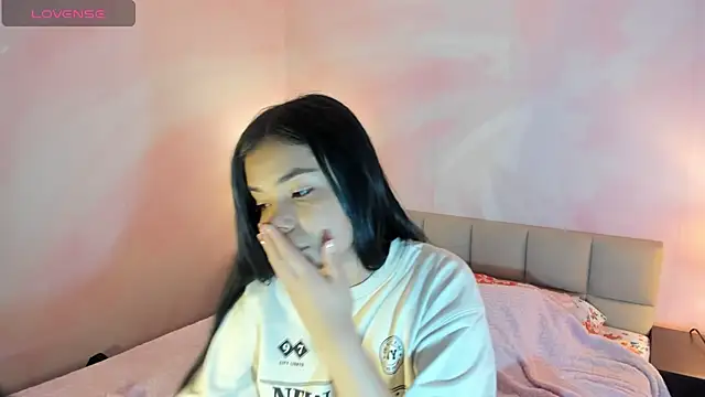 AuroraFiore online show from 03-15-25, 07:48