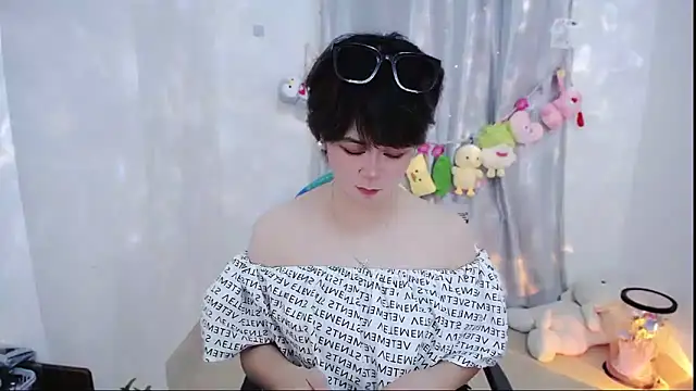 Fan ting online show from 11-06-25, 02:23