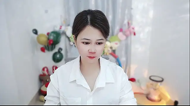 Snapshot of Fan_ting chatting on 02-15-26, 11:30 Fan ting online show from 02-15-26, 11:30