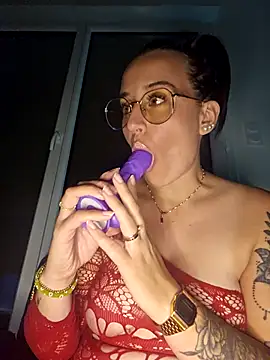 lindsay 33off online show from 09-24-25, 08:01