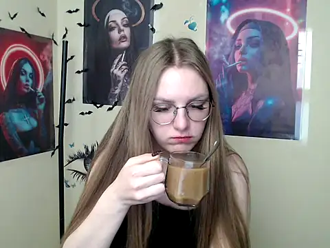 Snapshot of _AlMamiyy_ chatting on 10-17-25, 06:49 AlMamiyy online show from 10-17-25, 06:49