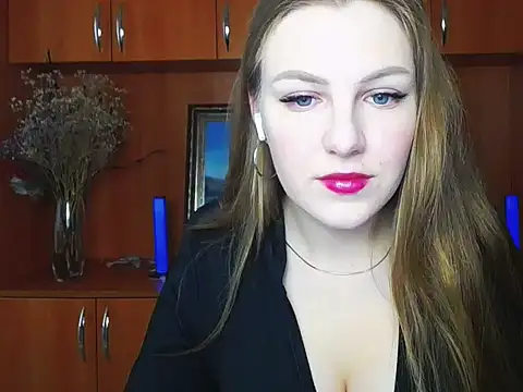 Snapshot of _AlMamiyy_ chatting on 11-02-25, 08:39 AlMamiyy online show from 11-02-25, 08:39