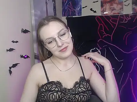 Snapshot of _AlMamiyy_ chatting on 11-13-25, 03:11 AlMamiyy online show from 11-13-25, 03:11