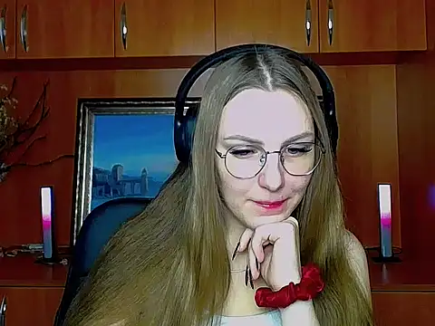 Snapshot of _AlMamiyy_ chatting on 11-28-25, 08:17 AlMamiyy online show from 11-28-25, 08:17