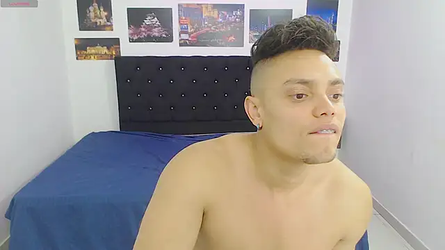 Snapshot of Booy_Hott chatting on 12-10-24, 02:50 Booy Hott online show from 12-10-24, 02:50