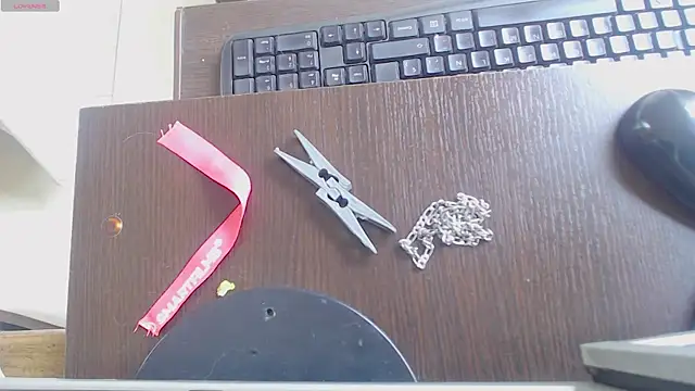 Snapshot of Booy_Hott chatting on 02-25-25, 05:25 Booy Hott online show from 02-25-25, 05:25