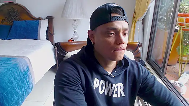 Snapshot of Booy_Hott chatting on 11-05-25, 08:53 Booy Hott online show from 11-05-25, 08:53