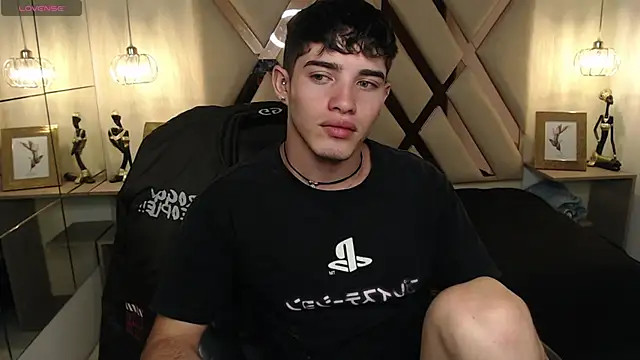 AlejooTwink online show from 02-05-25, 03:31