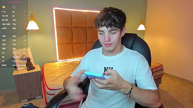 AlejooTwink online show from 10-11-25, 01:05