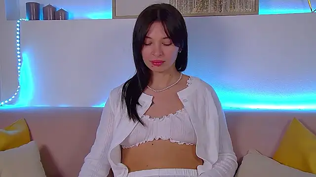 Snapshot of AlexandraBloom chatting on 03-06-25, 09:31 AlexandraBloom online show from 03-06-25, 09:31