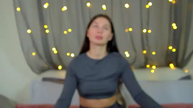 Snapshot of AlexandraBloom chatting on 11-12-25, 06:41 AlexandraBloom online show from 11-12-25, 06:41