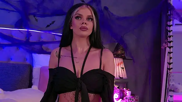 Snapshot of IvyRaven chatting on 10-29-25, 06:42 IvyRaven online show from 10-29-25, 06:42