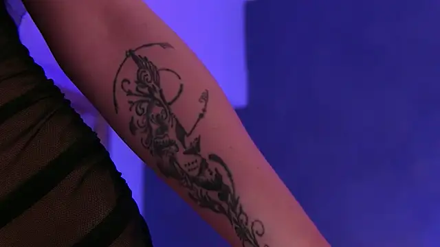 Snapshot of IvyRaven chatting on 11-07-25, 07:36 IvyRaven online show from 11-07-25, 07:36