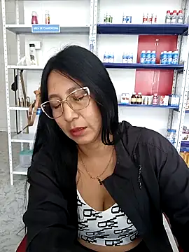Snapshot of Megan_jennerr chatting on 09-29-25, 02:33 Megan jennerr online show from 09-29-25, 02:33