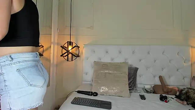 Slut Milf  online show from 01-06-25, 06:41