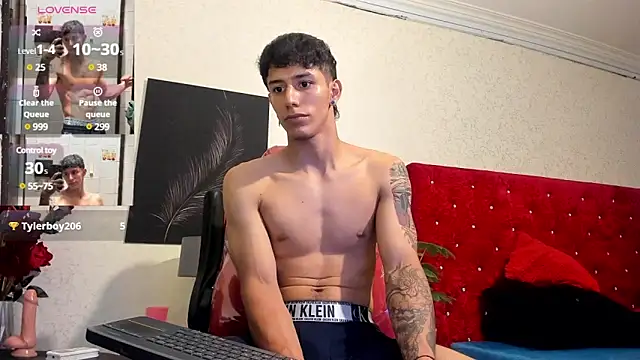 Snapshot of Cristopher23_ chatting on 03-15-25, 10:55 Cristopher23  online show from 03-15-25, 10:55