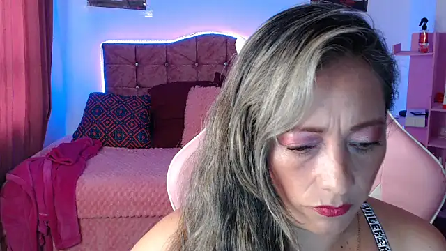 Melanyy 100 online show from 03-17-25, 09:23