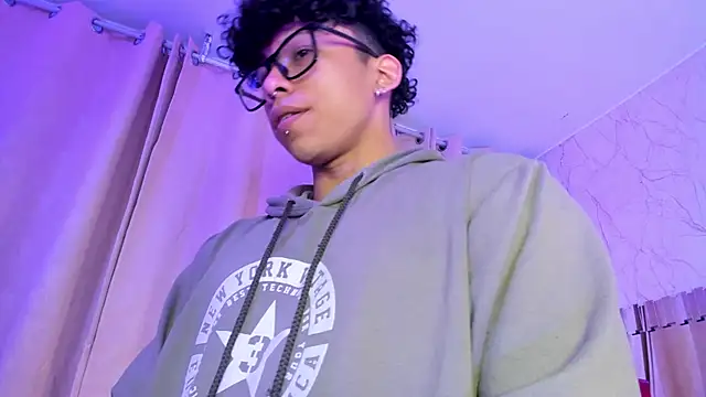 AkazaBoy  online show from 12-21-25, 04:30