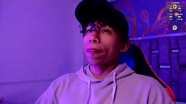 AkazaBoy  online show from 03-17-26, 04:39