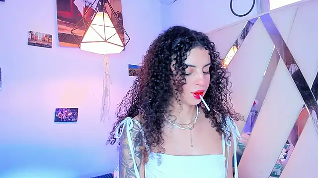Snapshot of CurlyRose__ chatting on 03-14-25, 08:38 CurlyRose   online show from 03-14-25, 08:38
