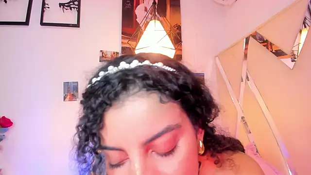Snapshot of CurlyRose__ chatting on 03-16-25, 12:12 CurlyRose   online show from 03-16-25, 12:12