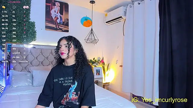 Snapshot of CurlyRose__ chatting on 09-17-25, 10:44 CurlyRose   online show from 09-17-25, 10:44