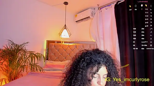 Snapshot of CurlyRose__ chatting on 10-03-25, 10:18 CurlyRose   online show from 10-03-25, 10:18