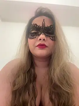 Snapshot of famous_indian_girl chatting on 02-04-25, 01:34 famous indian girl online show from 02-04-25, 01:34