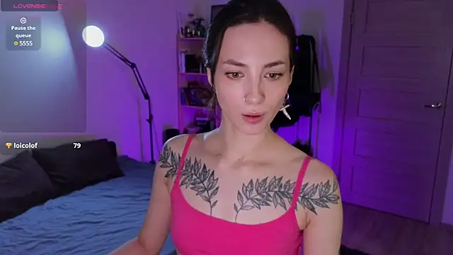 Snapshot of Space_X_Roxy_ chatting on 01-10-25, 07:11 Space X Roxy  online show from 01-10-25, 07:11