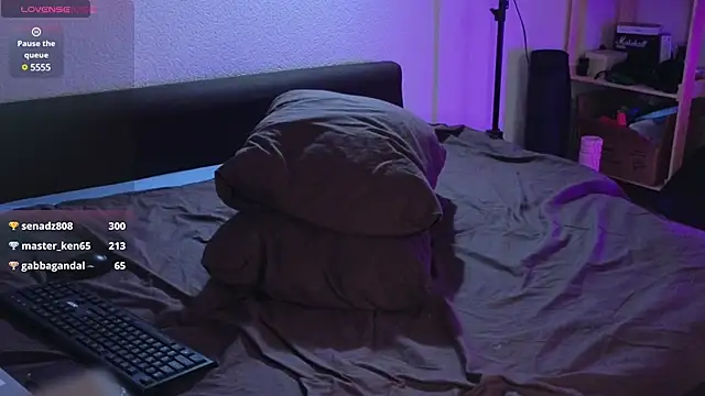 Snapshot of Space_X_Roxy_ chatting on 01-12-25, 07:53 Space X Roxy  online show from 01-12-25, 07:53