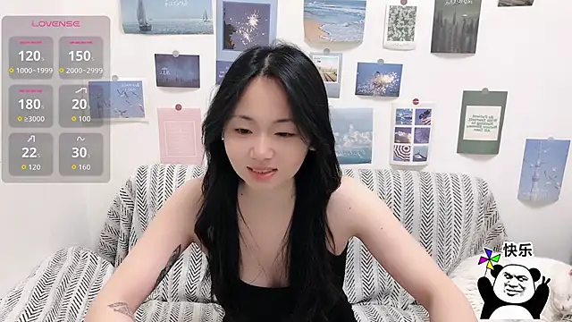 Snapshot of LiLiYbaby chatting on 12-15-25, 06:50 LiLiYbaby online show from 12-15-25, 06:50