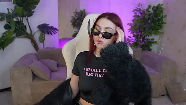 Magnetic Mia  online show from 03-09-25, 09:13