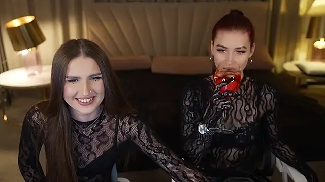 Magnetic Mia  online show from 12-05-25, 01:14