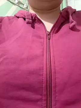 Snapshot of AalinnaK chatting on 01-06-25, 11:09 AalinnaK online show from 01-06-25, 11:09