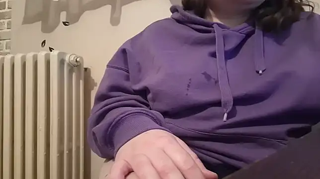 Snapshot of AalinnaK chatting on 02-03-25, 02:34 AalinnaK online show from 02-03-25, 02:34