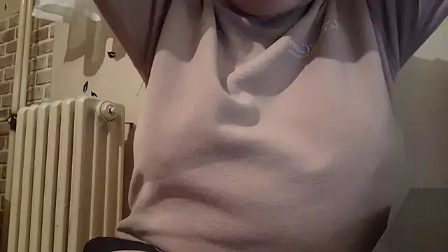 Snapshot of AalinnaK chatting on 02-24-25, 08:47 AalinnaK online show from 02-24-25, 08:47