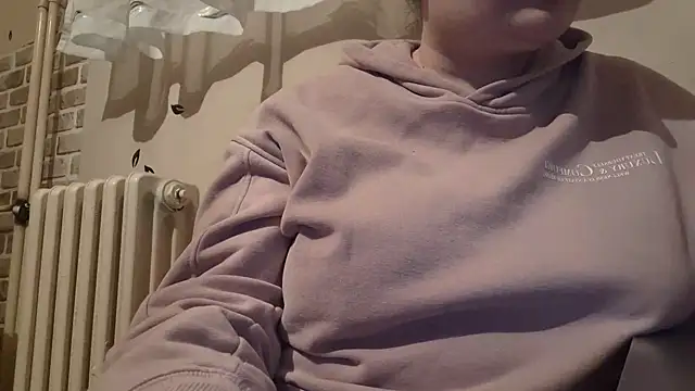 Snapshot of AalinnaK chatting on 02-27-25, 09:47 AalinnaK online show from 02-27-25, 09:47