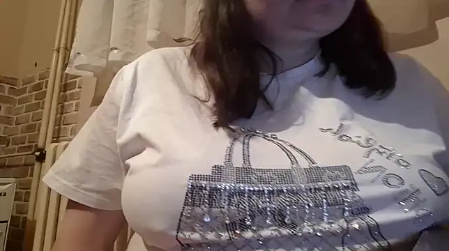 Snapshot of AalinnaK chatting on 03-06-25, 05:54 AalinnaK online show from 03-06-25, 05:54